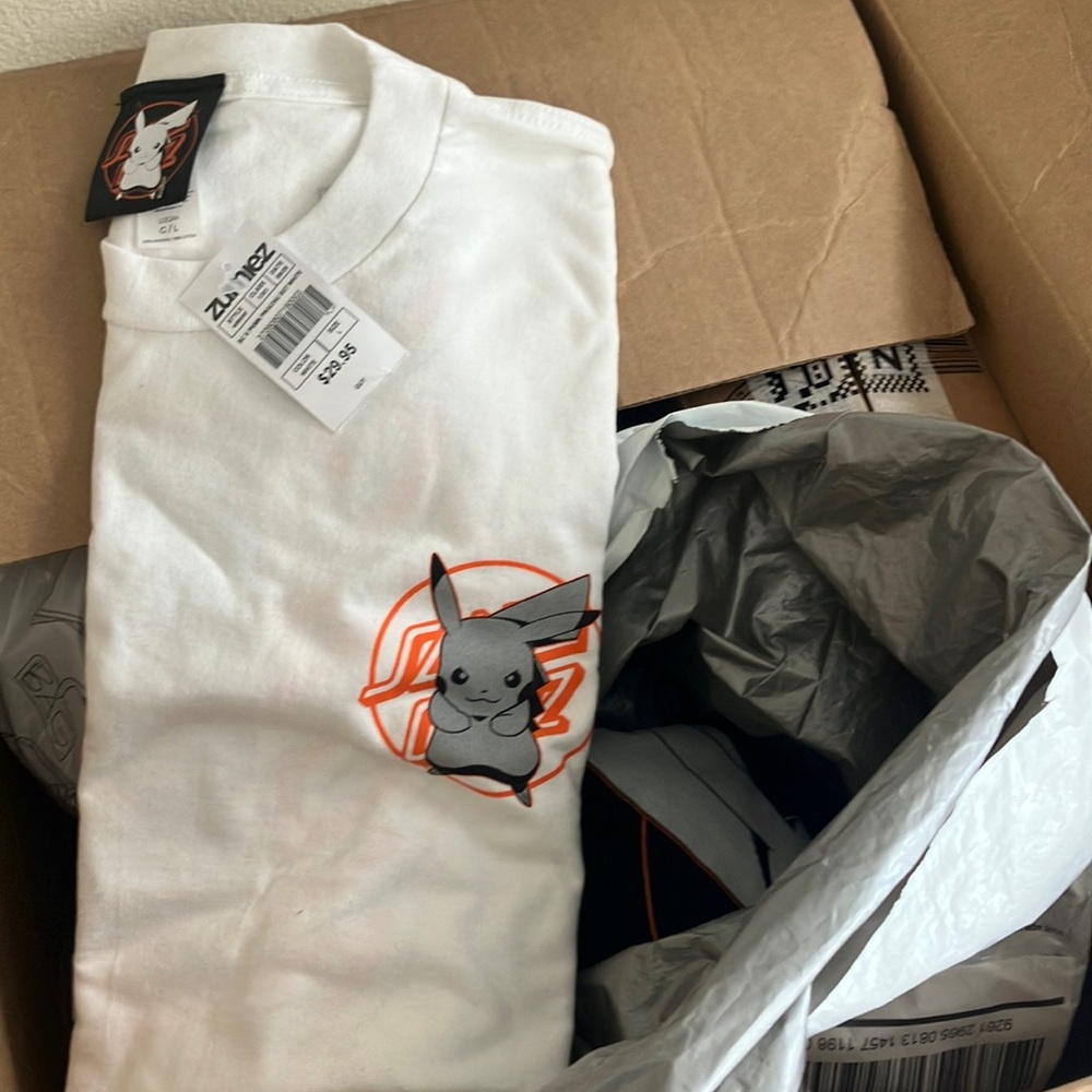 White Pokémon T-Shirt with Pikachu Design Santa Cruz Pokémon